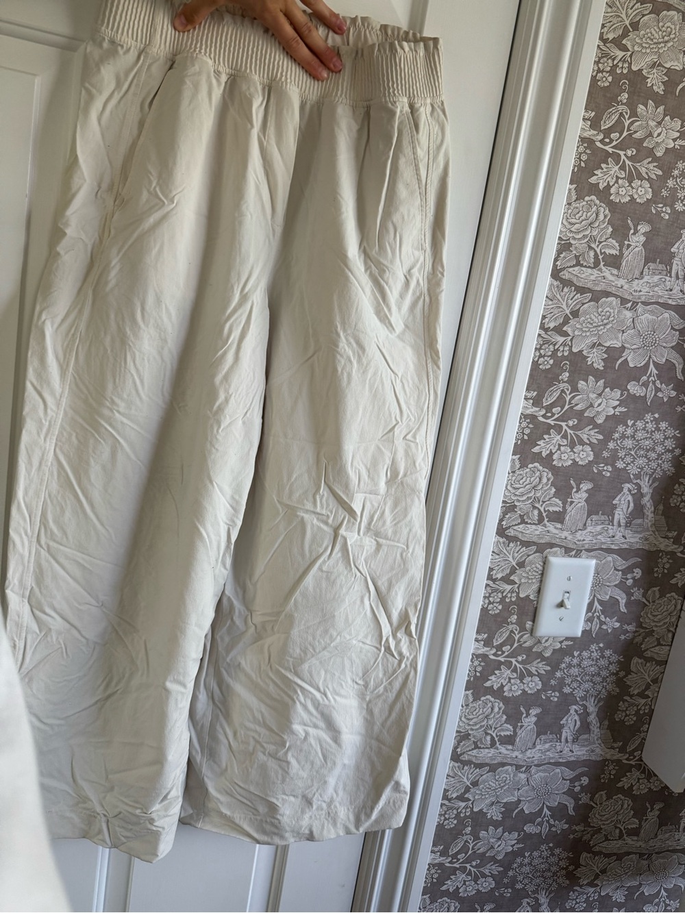 lululemon athletica Cream Wide-Leg Elastic Waist Joggers